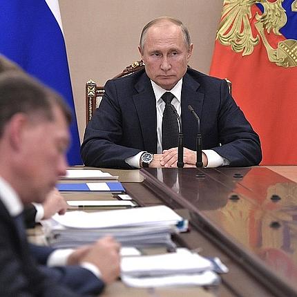 Президент Российской Федерации Владимир Путин 2 октября провел совещание по вопросу модернизации первичного звена здравоохранения